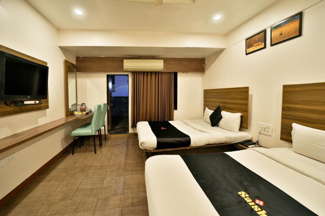Saish Hotel Shirdi Bagian luar foto