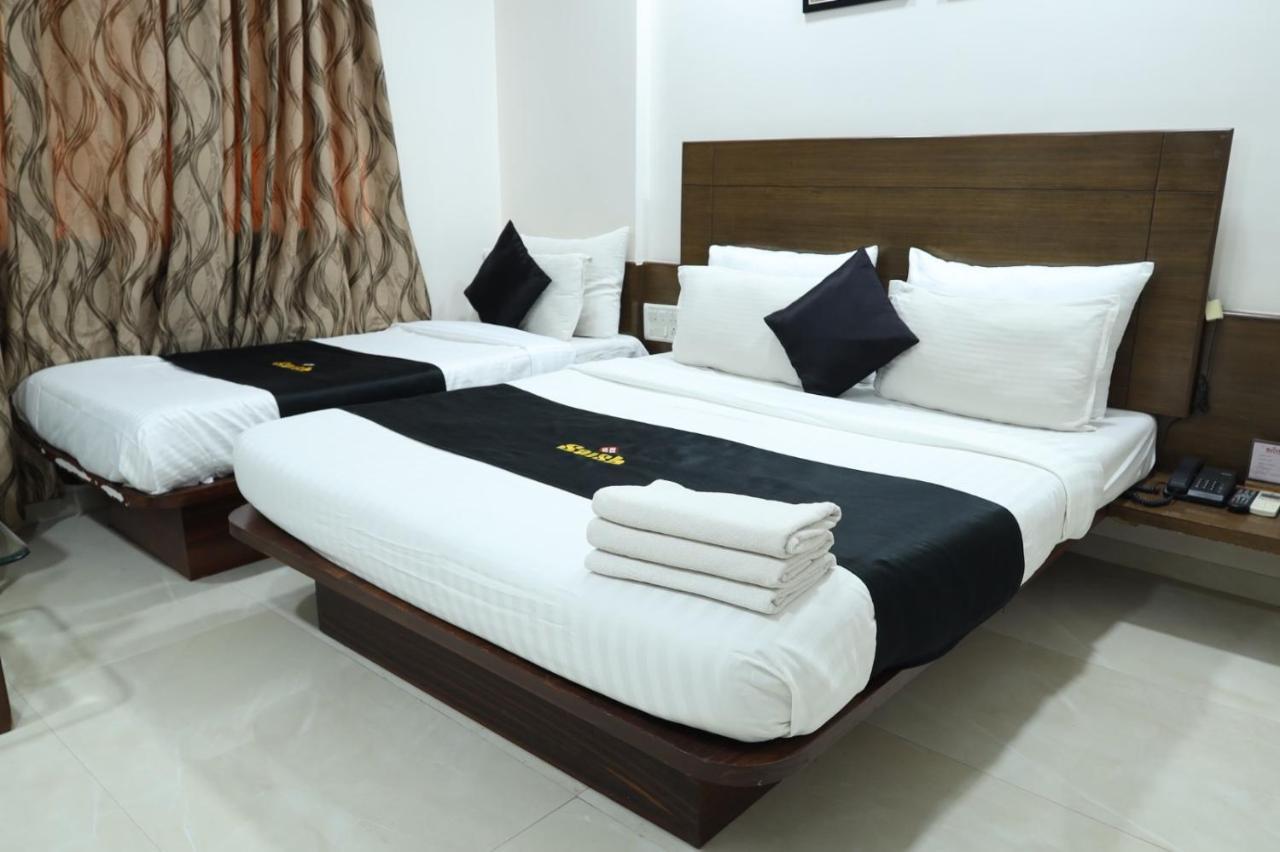 Saish Hotel Shirdi Bagian luar foto