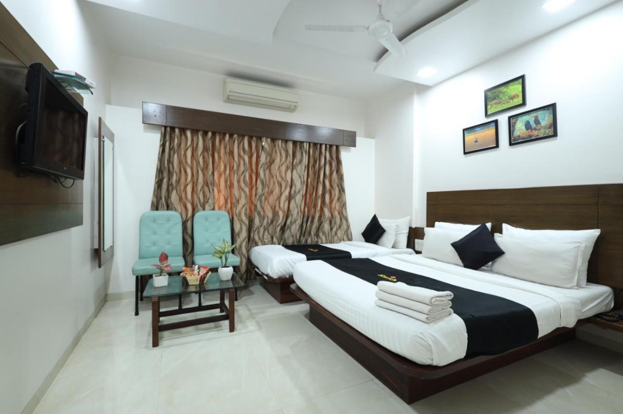 Saish Hotel Shirdi Bagian luar foto