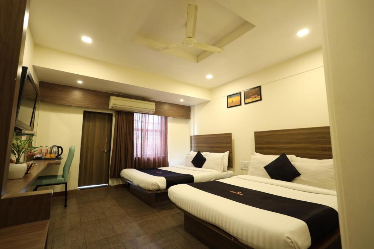 Saish Hotel Shirdi Bagian luar foto