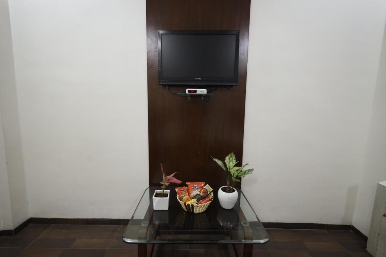 Saish Hotel Shirdi Bagian luar foto