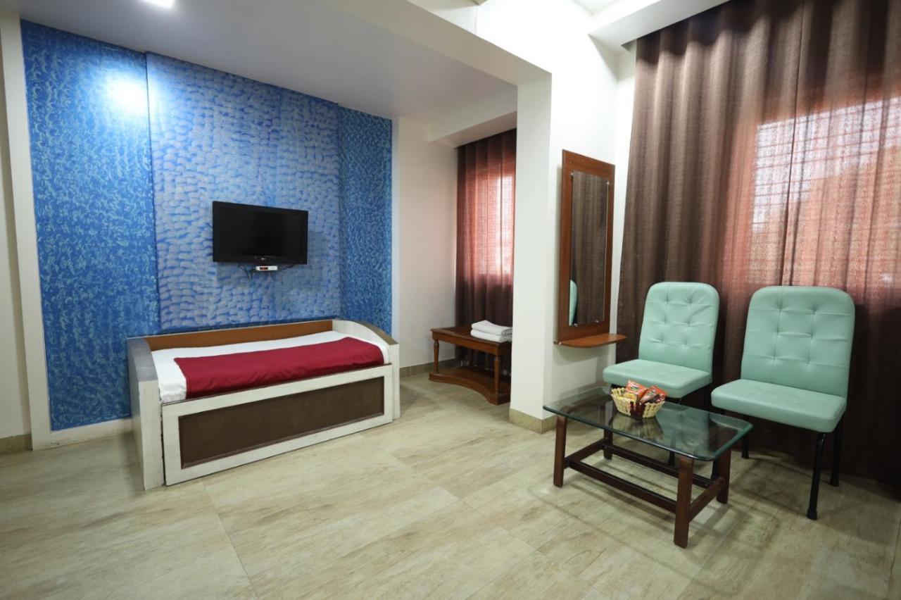 Saish Hotel Shirdi Bagian luar foto
