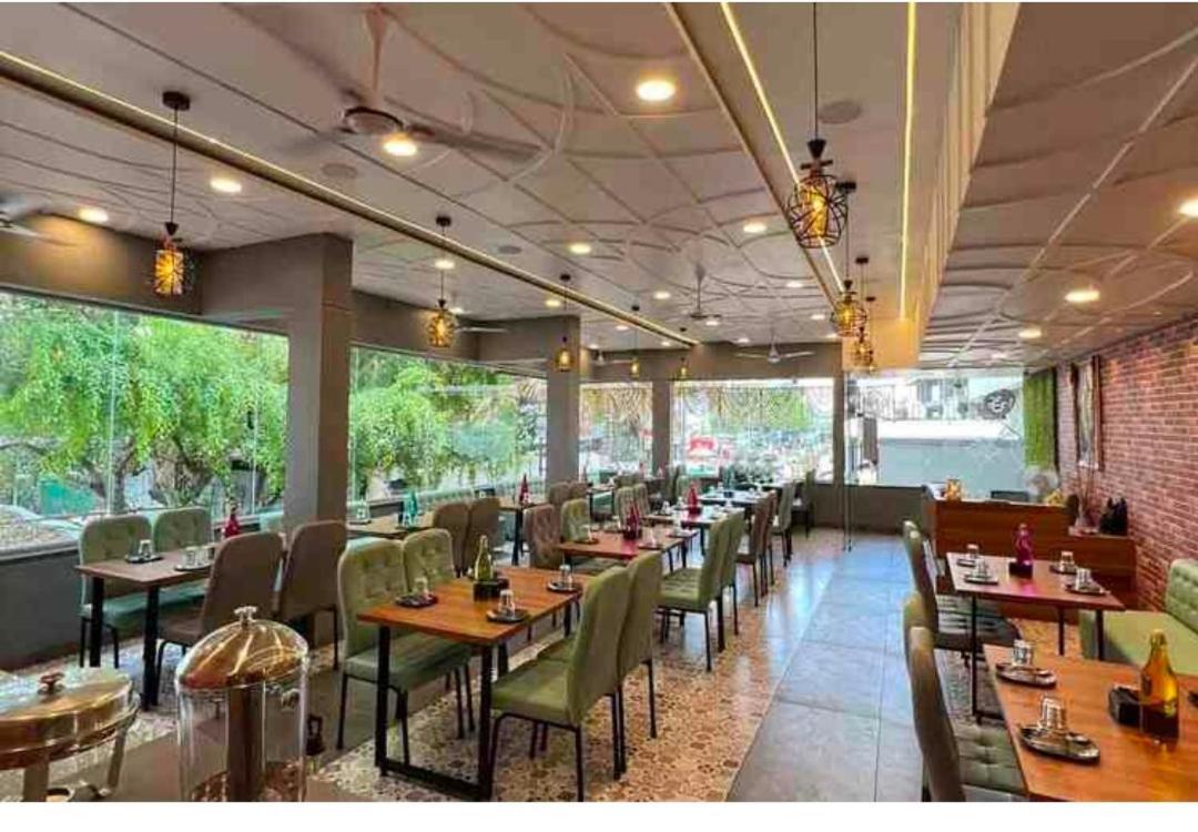 Saish Hotel Shirdi Bagian luar foto