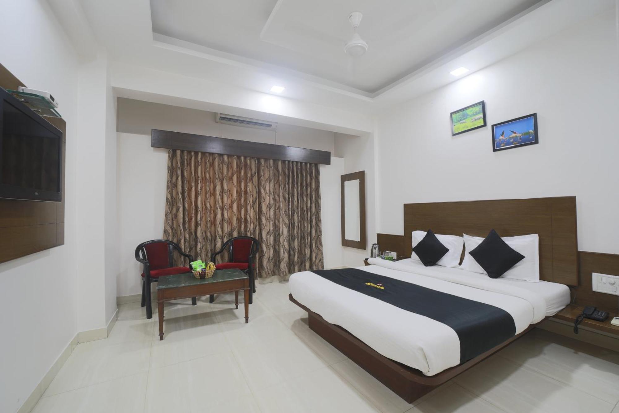 Saish Hotel Shirdi Bagian luar foto